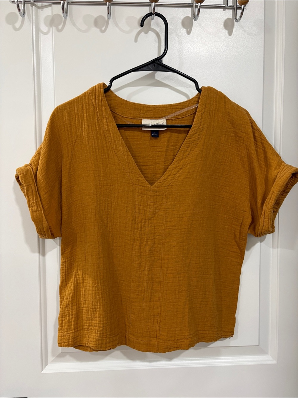 Universal Thread Women's V-Neck Short Sleeve Tunic - Mustard Gold